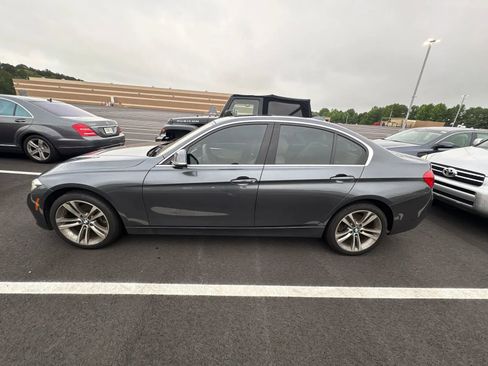 Used 2018 BMW 330i Sedan RWD image 3