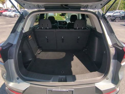 Used 2025 Chevrolet TrailBlazer LT AWD/4WD image 14