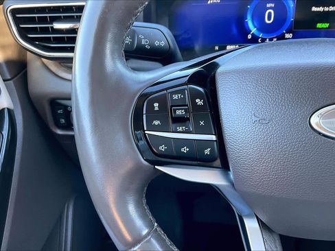 Used 2023 Ford Explorer Platinum w/ Technology Package image 22