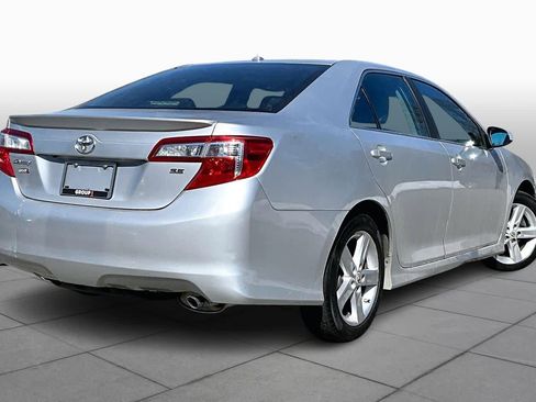 Used 2013 Toyota Camry SE w/ Leather Pkg image 13
