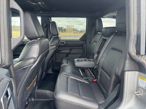 Used 2024 Ford Bronco Badlands AWD/4WD image 16