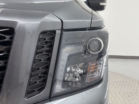 Used 2019 Nissan Titan SL w/ Midnight Edition AWD/4WD image 12