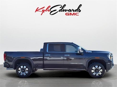 New 2025 GMC Sierra 2500 Denali w/ Denali Reserve Package image 4