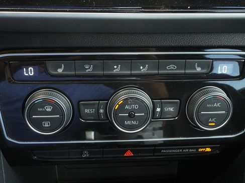 Used 2022 Volkswagen Atlas SE FWD image 18