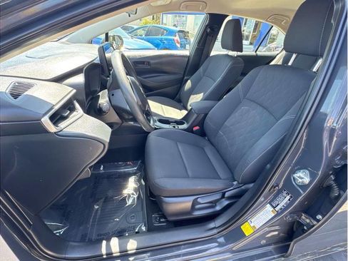 Used 2023 Toyota Corolla LE FWD image 9