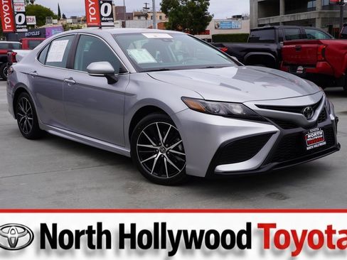 Certified 2024 Toyota Camry SE image 1