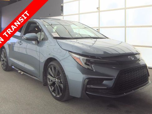 Used 2025 Toyota Corolla SE image 3