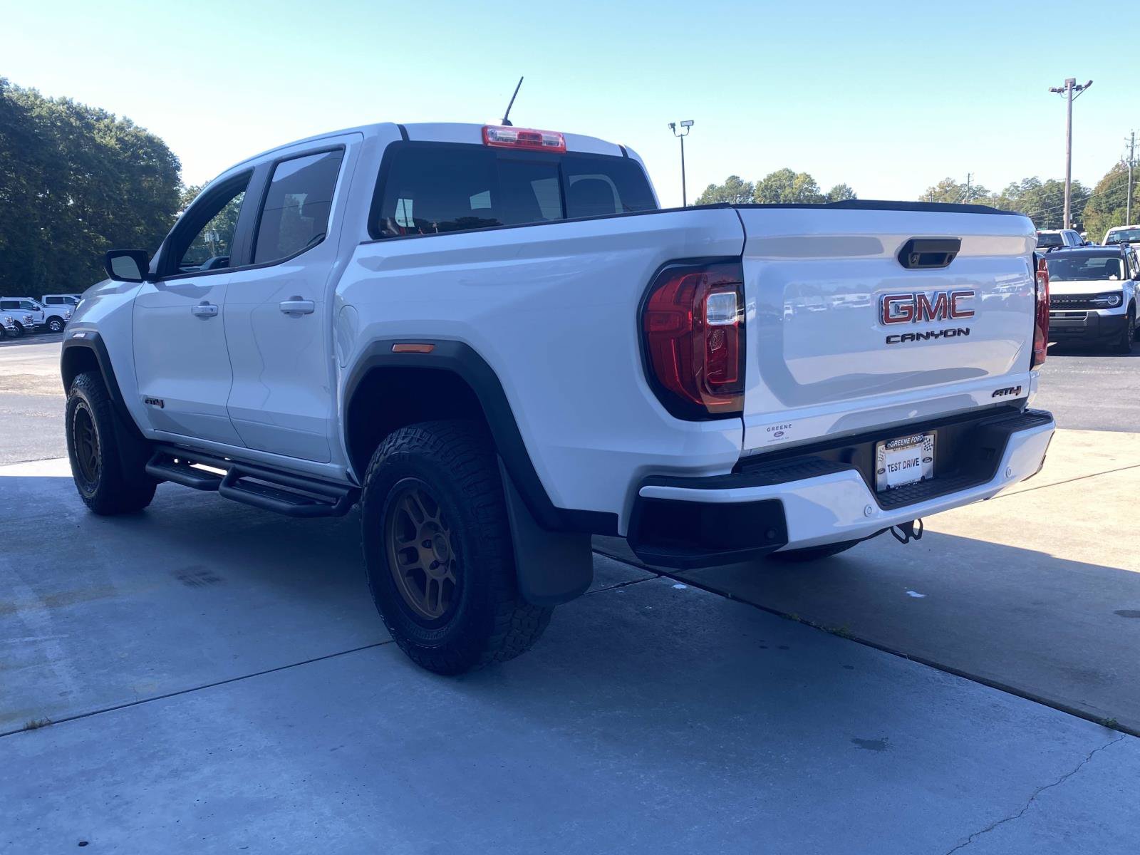 Used 2024 GMC Canyon AT4 w/ Canyon Safety Plus Package AWD/4WD image 9
