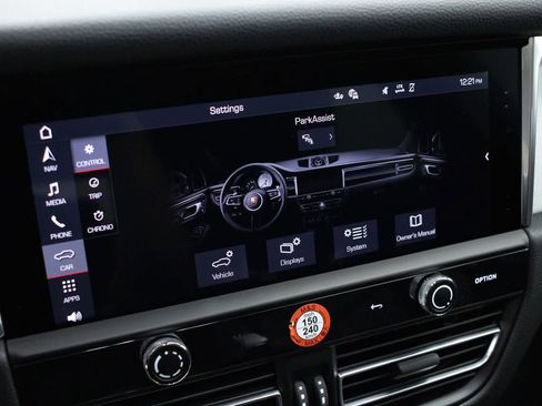 Certified 2026 Porsche Macan AWD/4WD image 15