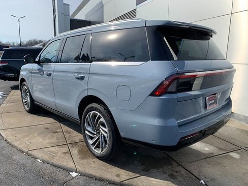 Certified 2025 Lincoln Navigator Reserve image 3