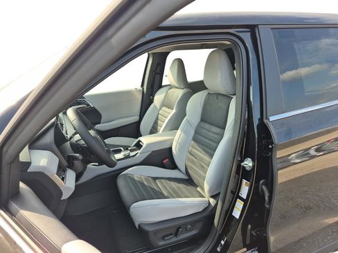 New 2026 Mitsubishi Outlander SE FWD image 16