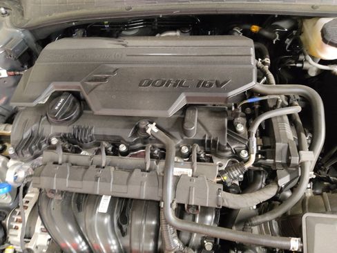 Used 2025 Hyundai Elantra Sport FWD image 30