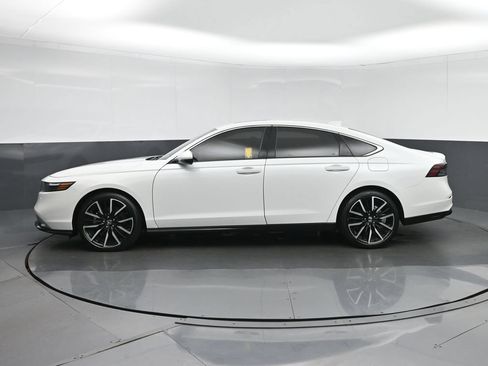 Used 2023 Honda Accord Touring image 4