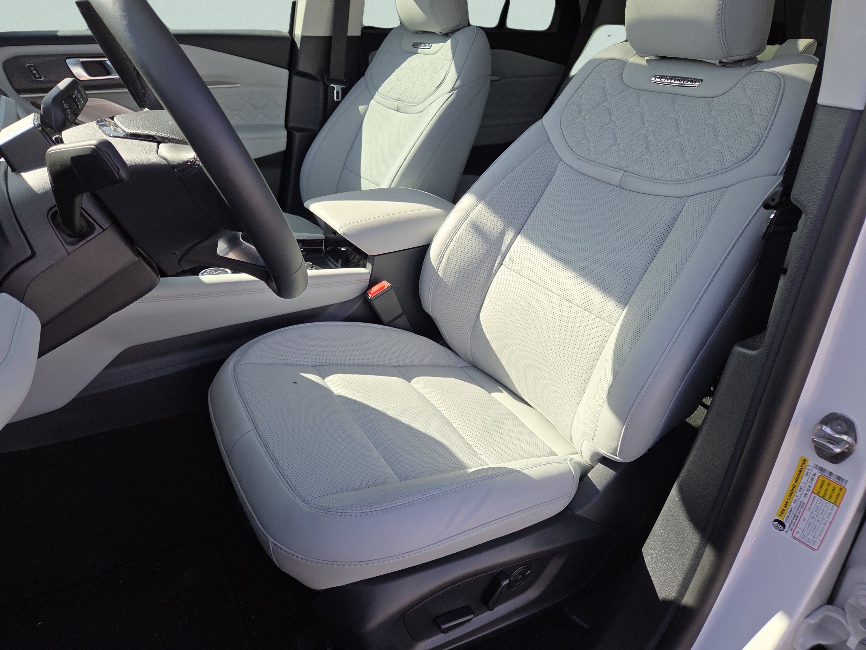 Used 2026 Ford Explorer Platinum w/ LUX Leather Package AWD/4WD image 35