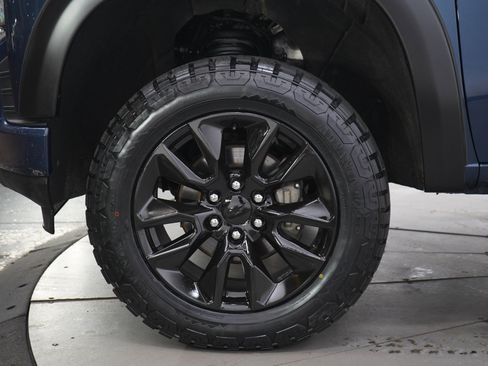 Used 2021 Chevrolet Silverado 1500 Custom AWD/4WD image 28