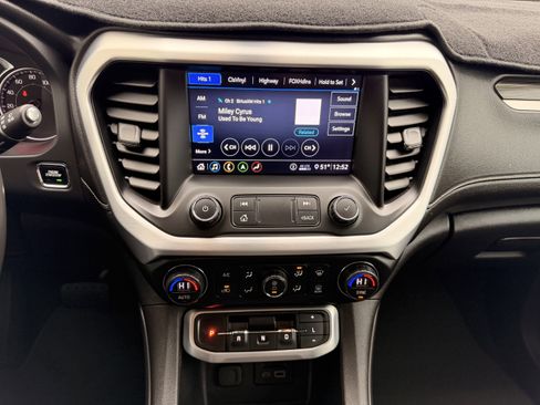 Used 2020 GMC Acadia SLT w/ Trailering Package image 23