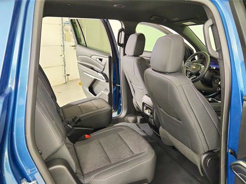 Used 2025 Chevrolet Traverse LT w/ Driver Confidence Package image 34