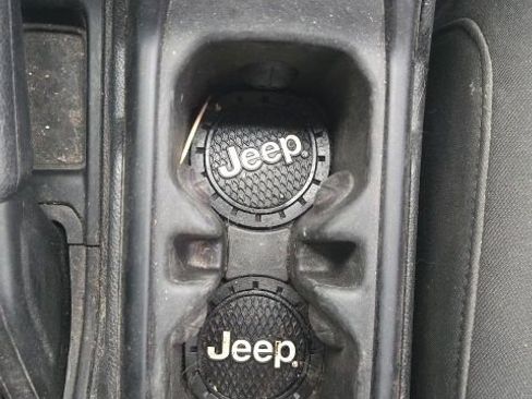 Used 2018 Jeep Wrangler Unlimited Sport S image 27