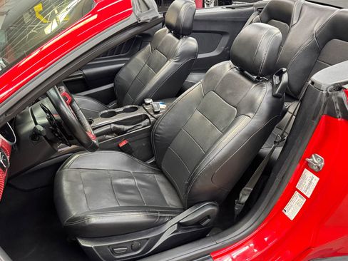 Used 2020 Ford Mustang Premium RWD image 15