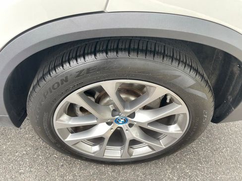 Used 2025 BMW X5 xDrive50e AWD/4WD image 11