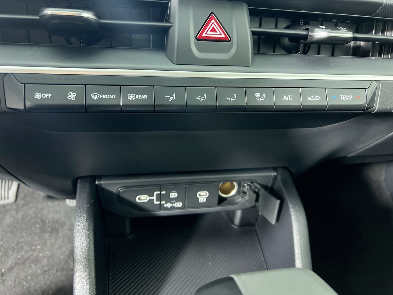 New 2026 Kia K4 FWD image 24