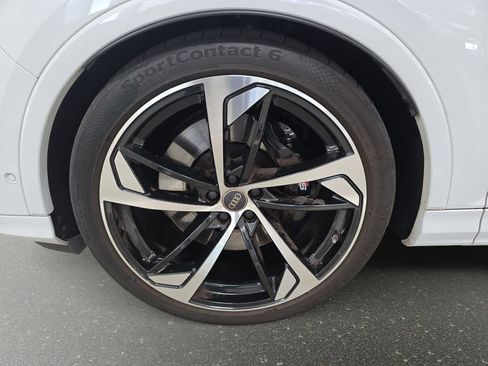 Used 2024 Audi SQ7 Premium Plus w/ Carbon Package image 32