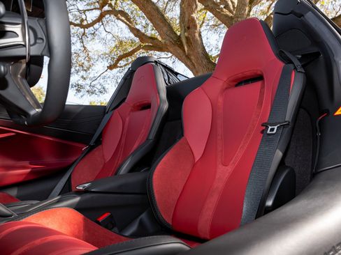 Used 2024 McLaren 750S Spider image 26