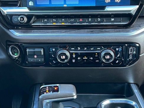 Certified 2022 Chevrolet Silverado 1500 LTZ image 23