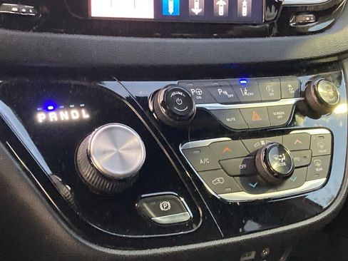 Used 2019 Chrysler Pacifica Touring Plus w/ Advanced Safetytec Group image 25