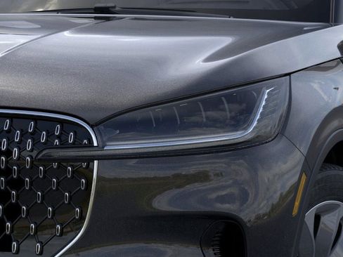 New 2025 Lincoln Aviator AWD image 18