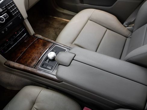 Used 2012 Mercedes-Benz E 350 Sedan image 23