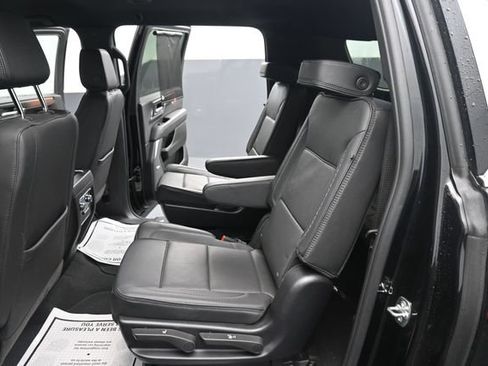 Used 2025 GMC Yukon XL Denali AWD/4WD image 15