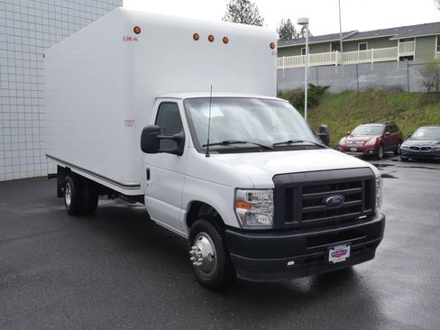 Certified 2025 Ford E-450 and Econoline 450 Super Duty w/ Power Equipment Group RWD image 18