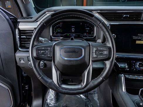 Used 2025 GMC Sierra 1500 Denali AWD/4WD image 19