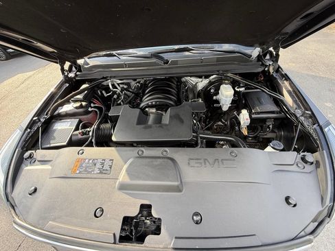Used 2018 GMC Yukon SLT AWD/4WD image 38