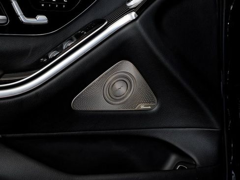 Used 2022 Mercedes-Benz S 580 4MATIC Sedan w/ AMG Line Package image 41