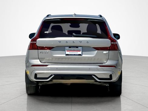 Used 2022 Volvo XC60 T8 R-Design w/ Advanced Package AWD/4WD image 4