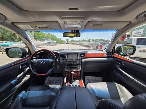 Used 2009 Lexus LX 570 4WD image 16