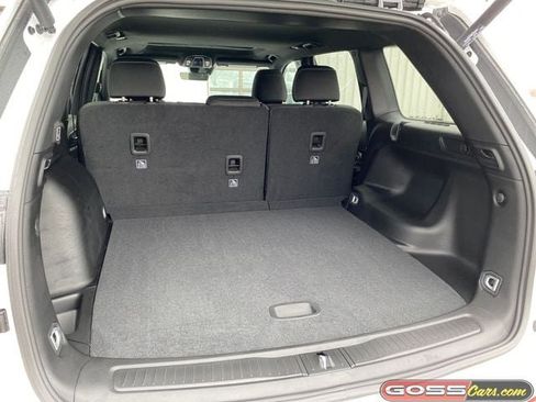 New 2025 Jeep Grand Cherokee Laredo X w/ Luxury Tech Group I image 8