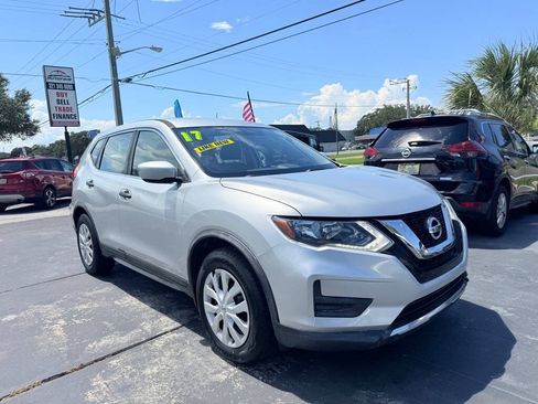 Used 2017 Nissan Rogue S FWD image 1