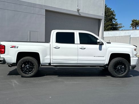 Used 2018 Chevrolet Silverado 1500 LT w/ All Star Edition AWD/4WD image 3