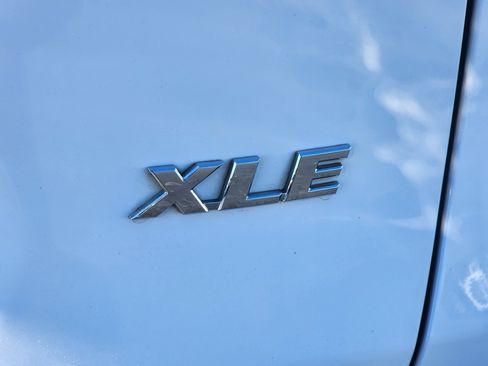 Used 2019 Toyota RAV4 XLE image 11