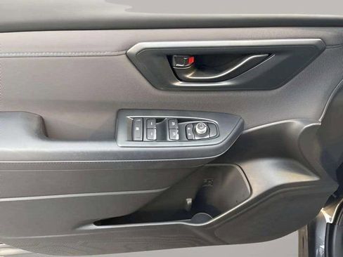 Certified 2025 Subaru Forester Premium image 8