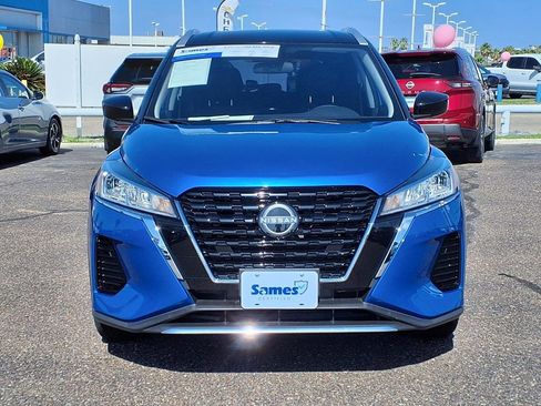 Used 2024 Nissan Kicks SV FWD image 3