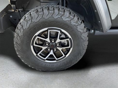 Used 2024 Jeep Wrangler Unlimited Rubicon image 11