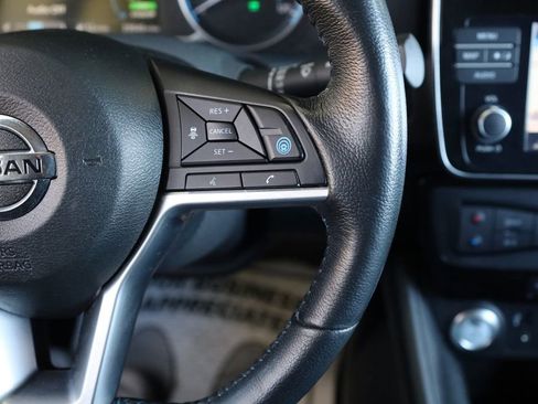 Used 2018 Nissan Leaf SV w/ SV Technology Package image 27
