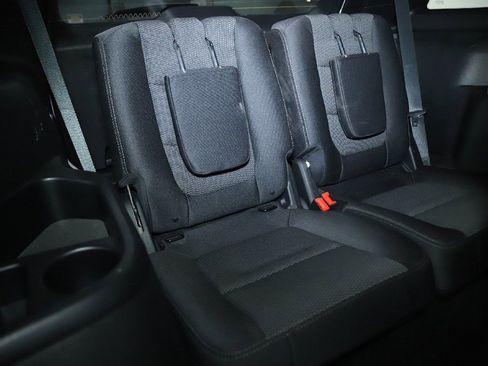 Used 2018 Ford Explorer XLT image 33