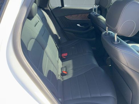 Used 2019 Mercedes-Benz GLC 300 4MATIC image 30