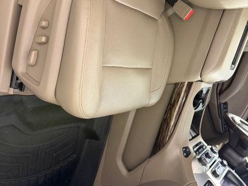 Used 2020 GMC Yukon XL SLT w/ Open Road Package AWD/4WD image 26