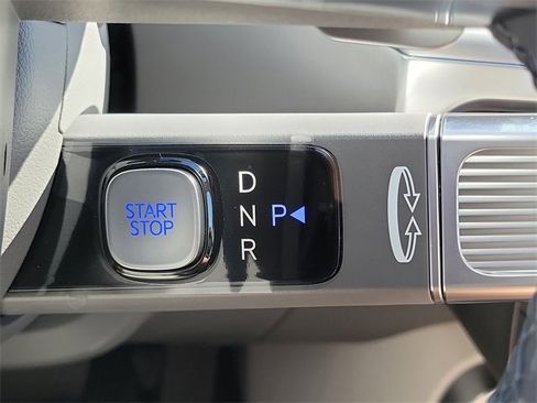 New 2026 Hyundai Ioniq 9 SEL image 8